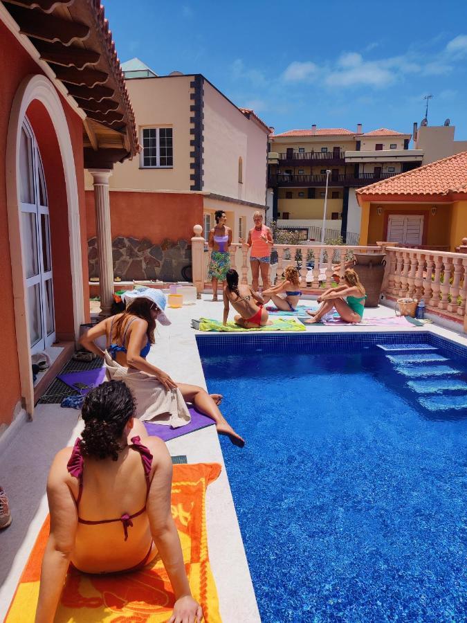 Duque Nest Hostel 아데제 외부 사진