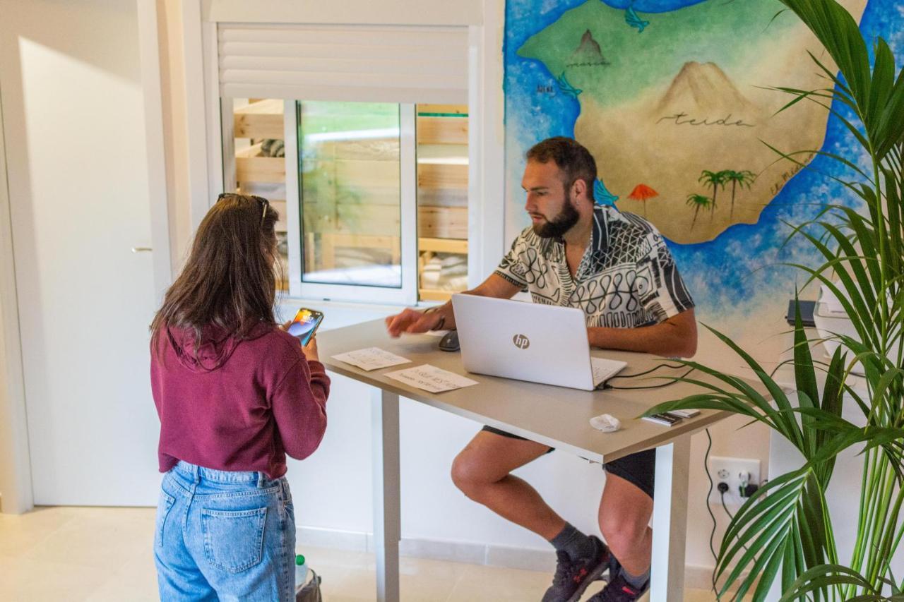 Duque Nest Hostel 아데제 외부 사진