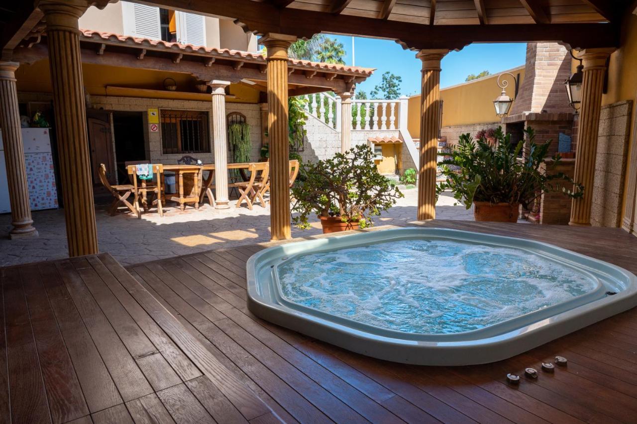 Duque Nest Hostel 아데제 외부 사진