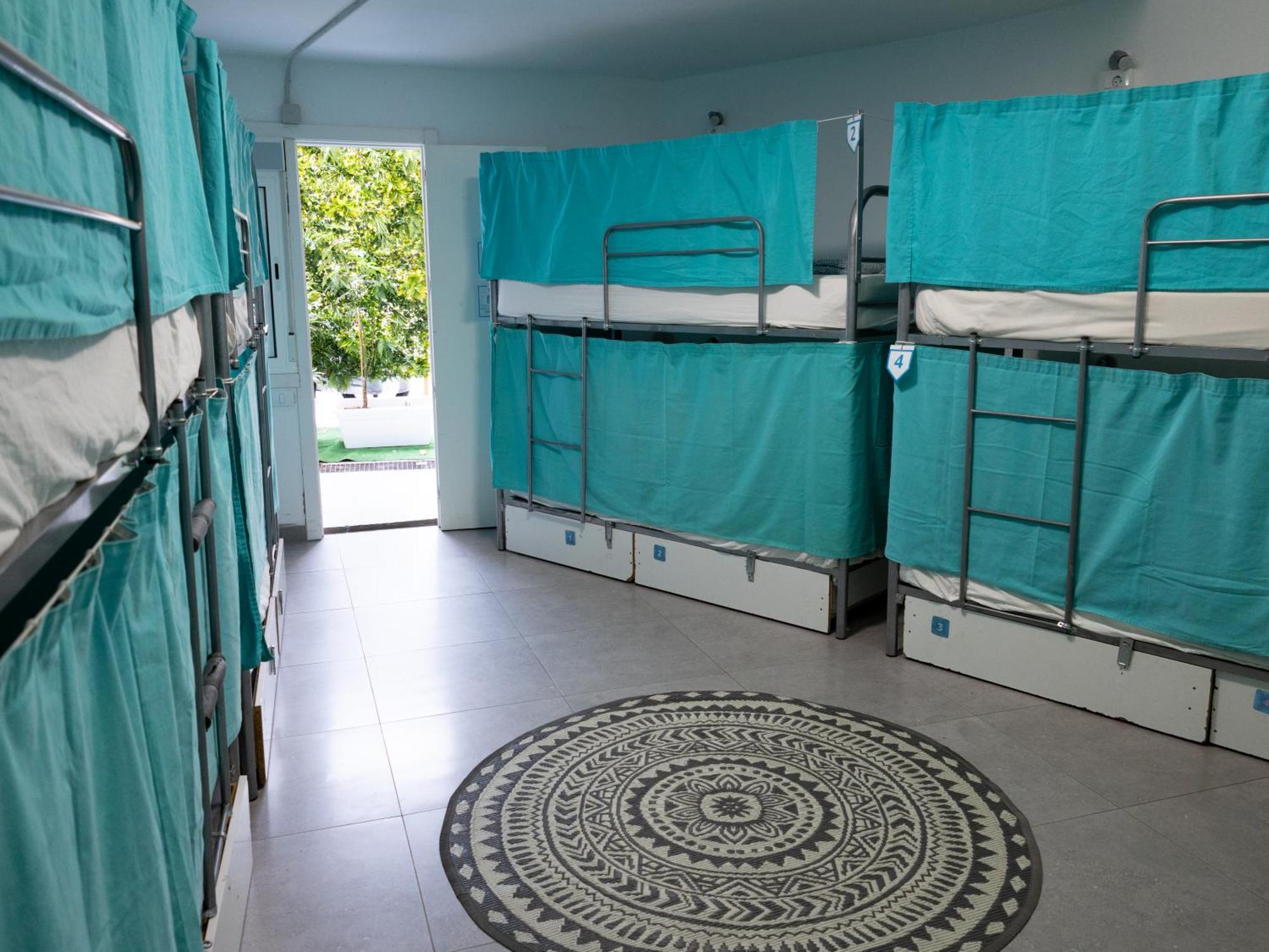 Duque Nest Hostel 아데제 외부 사진